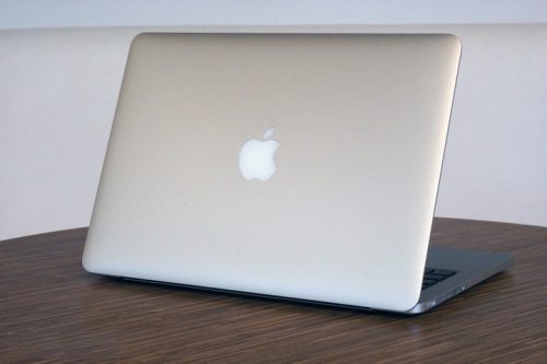 Macbook Proに自作ステッカーを貼り付け Takkaja Com